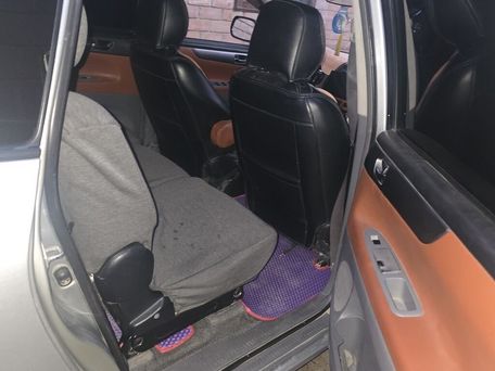 Toyota Avensis Verso, 2002 — 照片 12