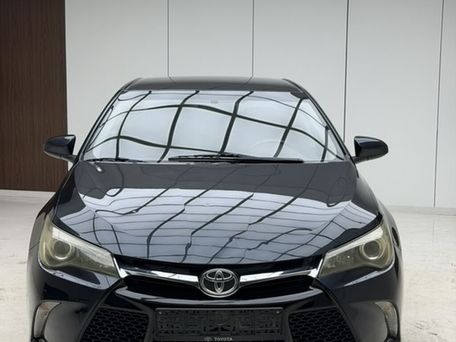 Toyota Camry, 2017 — 照片 1