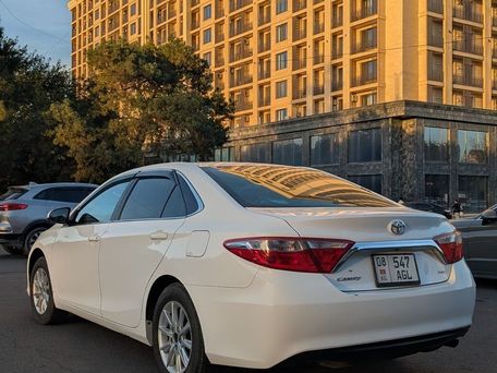 Toyota Camry, 2015 — 照片 2
