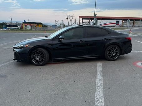 Toyota Camry, 2025 — 照片 1