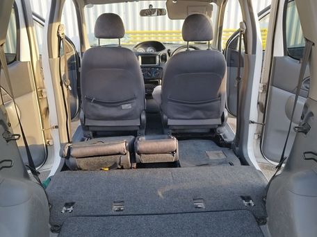 Toyota FunCargo, 2001 — photo 6