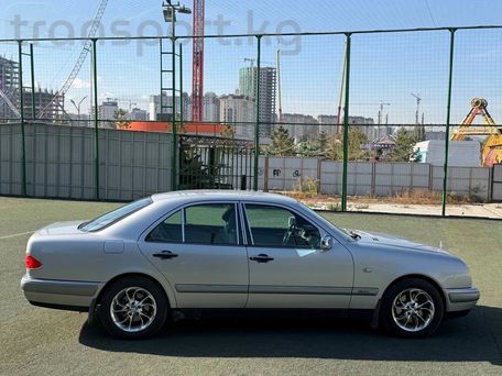Mercedes-Benz E-Class, 1996 — сүрөт 10