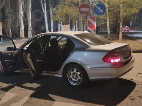 Mercedes-Benz E-Класс, 2002 — 照片 5