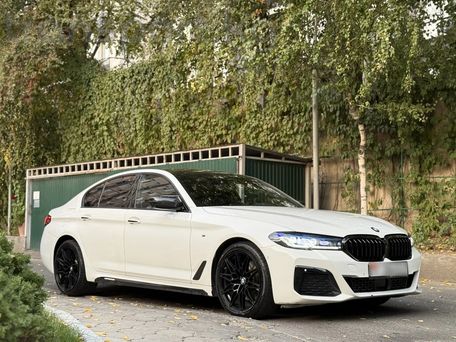 BMW 5 серии, 2018 — 照片 2