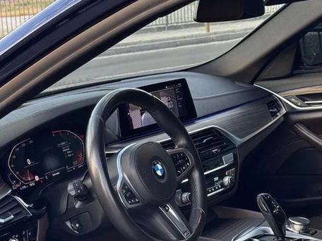BMW 5 серии, 2019 — 照片 3
