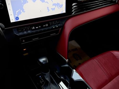 Toyota Camry, 2025 — 照片 11