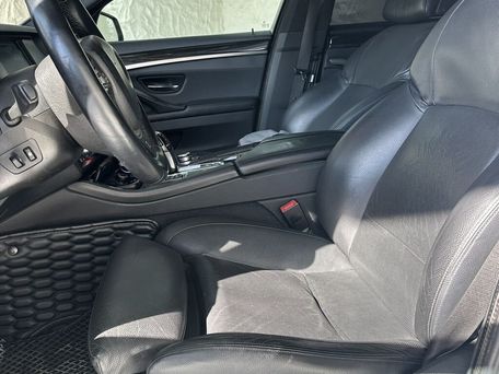 BMW 5 серии, 2010 — 照片 9