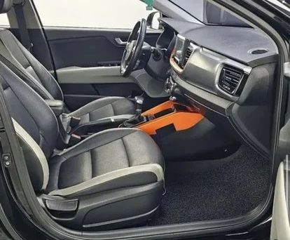 Kia Stonic, 2018 — 照片 2