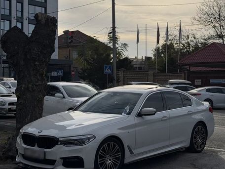 BMW 5 серии, 2020 — 照片 1