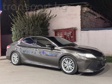 Toyota Camry, 2018 — photo 1