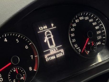 Volkswagen Touran, 2012 — 照片 7