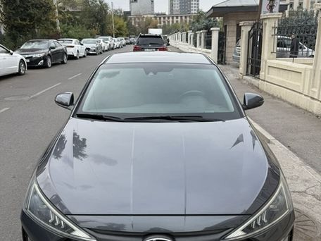 Hyundai Avante, 2018 — 照片 1
