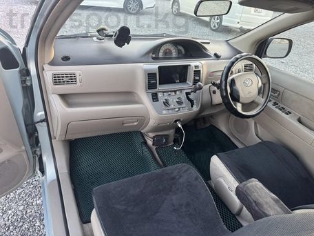 Toyota Raum, 2003 — 照片 5