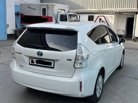 Toyota Prius v (+), 2012 — фото 2