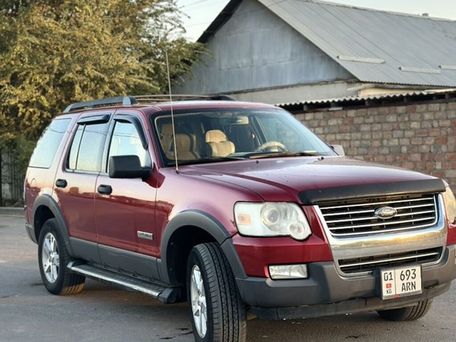 Ford Explorer, 2005 — photo 2