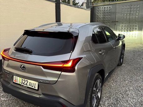 Lexus UX, 2022 — фото 2