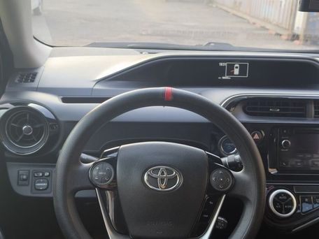 Toyota Prius c, 2019 — фото 6