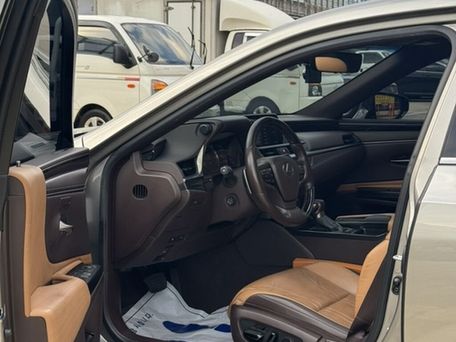 Lexus ES, 2020 — сүрөт 12