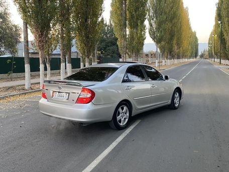 Toyota Camry, 2002 — 照片 2