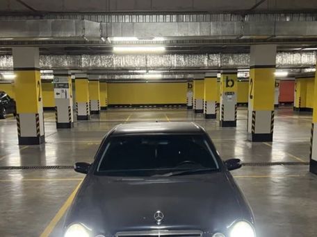 Mercedes-Benz E-Класс, 2001 — 照片 1