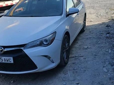 Toyota Camry, 2017 — 照片 2