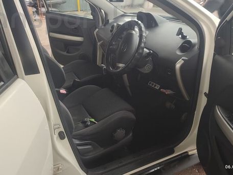 Toyota Ist, 2005 — сүрөт 2