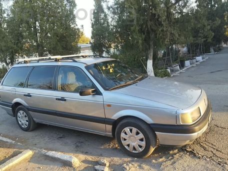 Volkswagen Passat, 1989 — photo 1