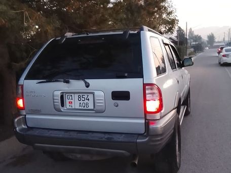 Isuzu Rodeo, 2002 — photo 3