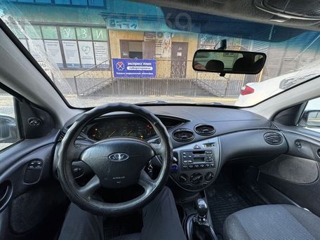 Ford Focus, 2004 — photo 7