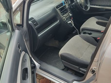 Honda Stream, 2002 — photo 7