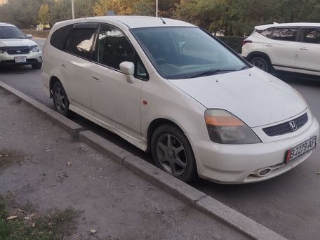 Honda Stream, 2002 — 照片 2