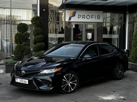 Toyota Camry, 2017 — фото 1