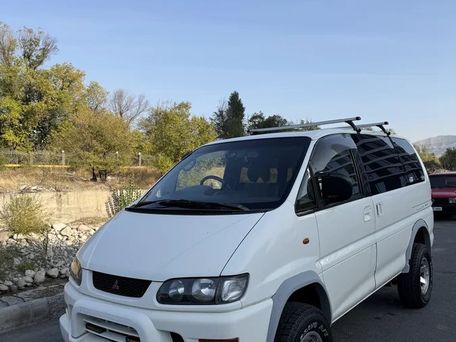 Mitsubishi Delica, 2001 — фото 1