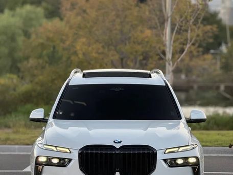 BMW X7, 2023 — photo 1