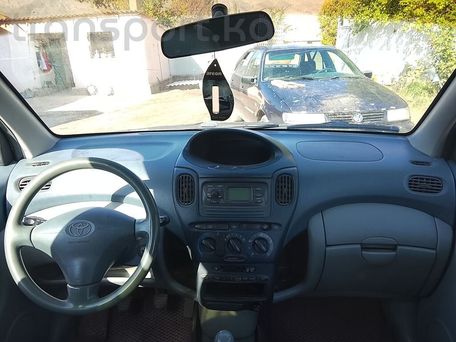 Toyota Yaris Verso, 2001 — 照片 2