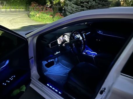 Toyota Camry, 2018 — 照片 9