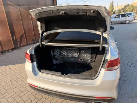 Kia K5, 2018 — photo 10
