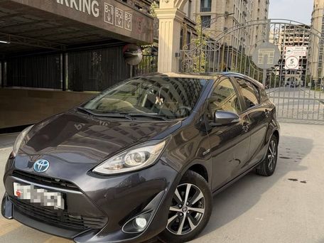 Toyota Prius c, 2019 — photo 1