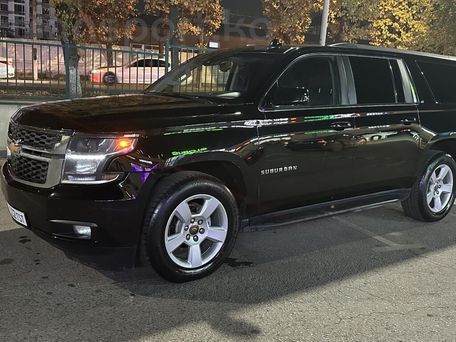 Chevrolet Suburban, 2017 — photo 1