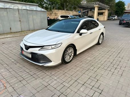Toyota Camry, 2018 — 照片 1