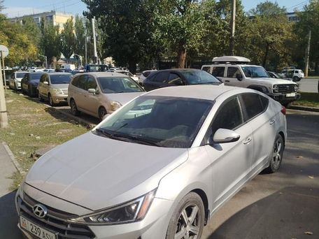 Hyundai Elantra, 2018 — сүрөт 3