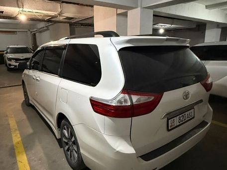 Toyota Sienna, 2018 — фото 11