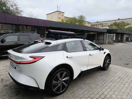 Toyota bZ5, 2025 — photo 5