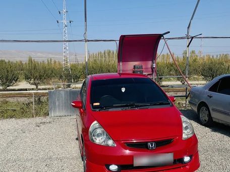 Honda Fit, 2003 — photo 1