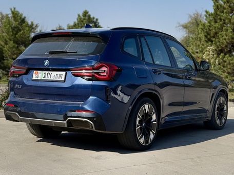 BMW iX3, 2023 — 照片 2