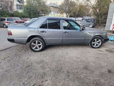 Mercedes-Benz E-Класс, 1992 — сүрөт 3