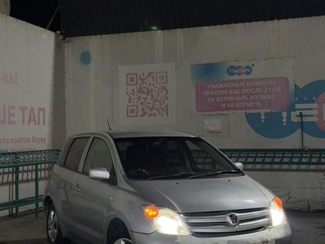 Toyota Ist, 2002