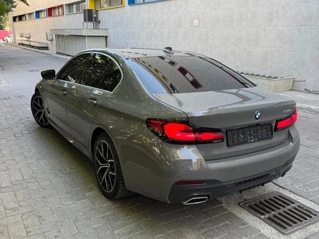 BMW 5 серии, 2021 — 照片 4