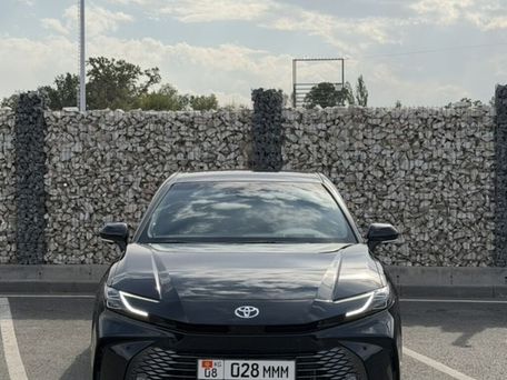 Toyota Camry, 2025 — фото 1