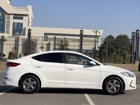 Hyundai Avante, 2018 — 照片 4